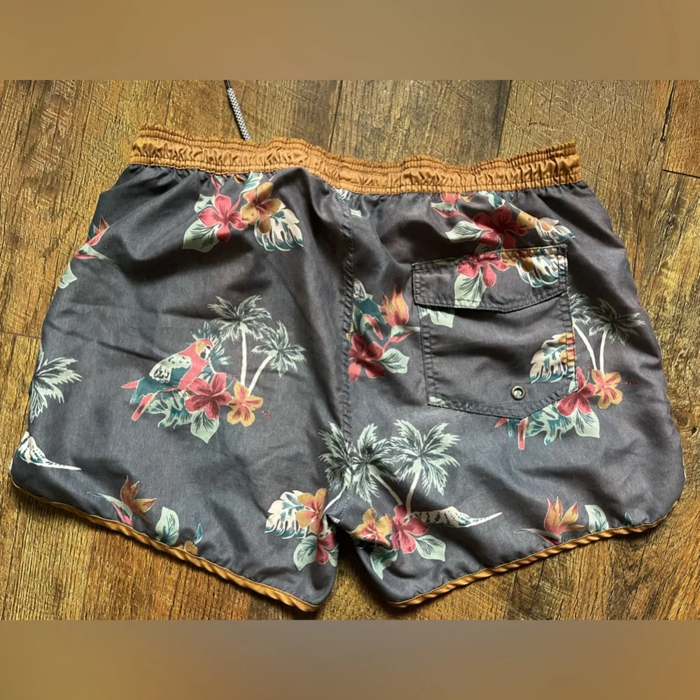Maamgic ChinoWave Parrot Print Swim Trunks men’s‎ size XL